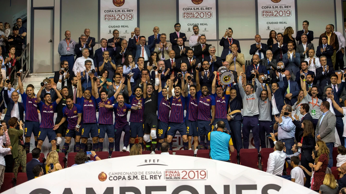 El Barça Lassa levanta la Copa del Rey de fútbol sala El Barça Lassa levanta la Copa del Rey de fútbol sala
