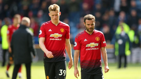 Mata y McTominay se retiran del campo cabizbajos Mata y McTominay se retiran del campo cabizbajos