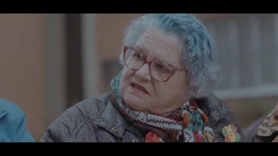 Una vecina de Cornellá habla con Jordi Évole Una vecina de Cornellá habla con Jordi Évole