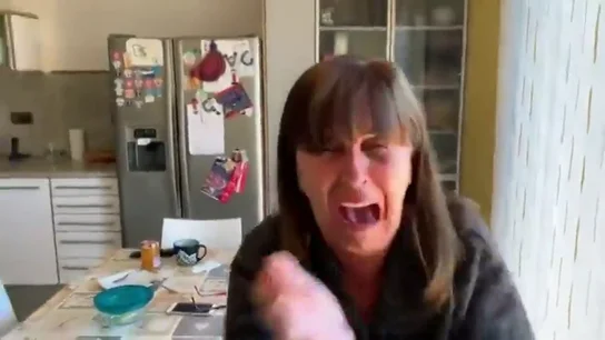 La emocionante y sorprendente reacción de una madre al ver a su hijo tras cinco meses fuera de casa: "Parece que vuelvo de la guerra" La emocionante y sorprendente reacción de una madre al ver a su hijo tras cinco meses fuera de casa: "Parece que vuelvo de la guerra"