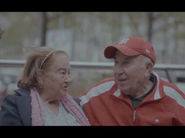 Vecinos de Cornellá hablan con Jordi Évole Vecinos de Cornellá hablan con Jordi Évole