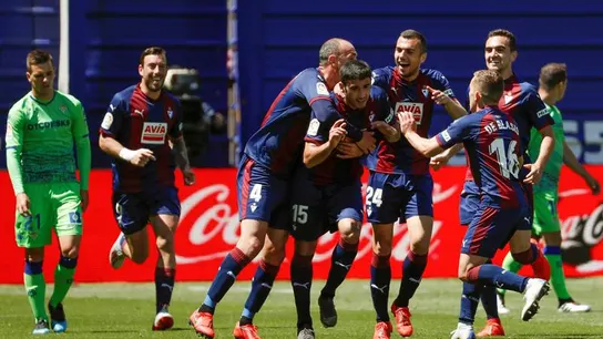 El Eibar celebra el tanto ante el Betis El Eibar celebra el tanto ante el Betis