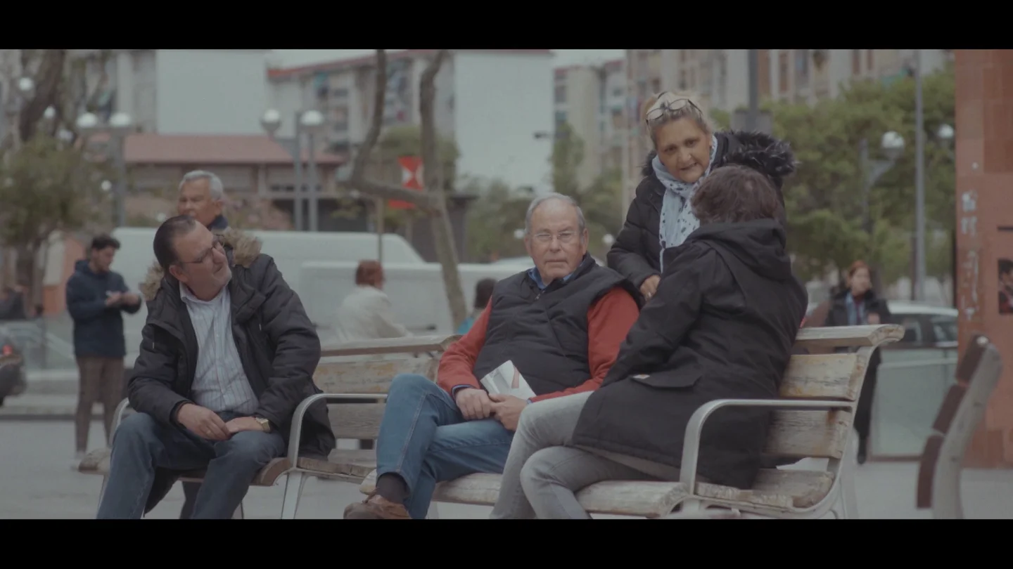 Vecinos de Cornellá hablan con Jordi Évole Vecinos de Cornellá hablan con Jordi Évole