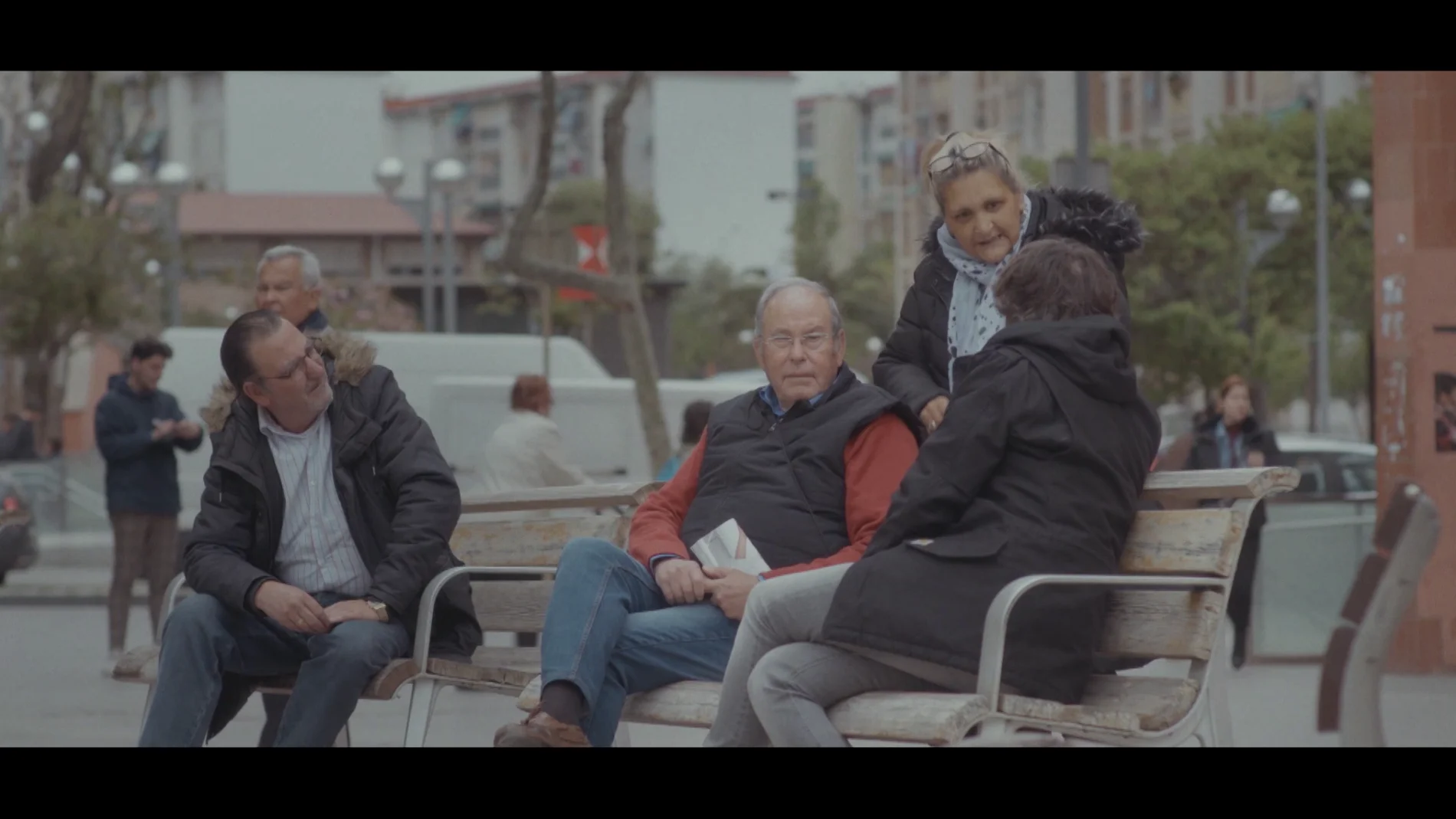 Vecinos de Cornellá hablan con Jordi Évole