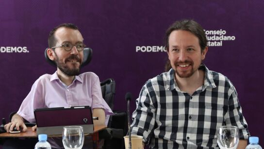 Pablo Iglesias junto al secretario de organizaci&oacute;n del partido, Pablo Echenique