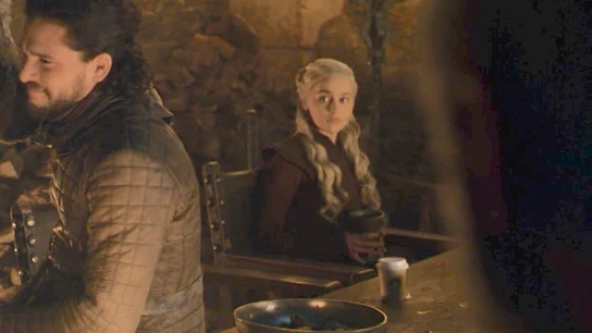 La escena en la que se puede observar un café de la compañía Starbucks. La escena en la que se puede observar un café de la compañía Starbucks.
