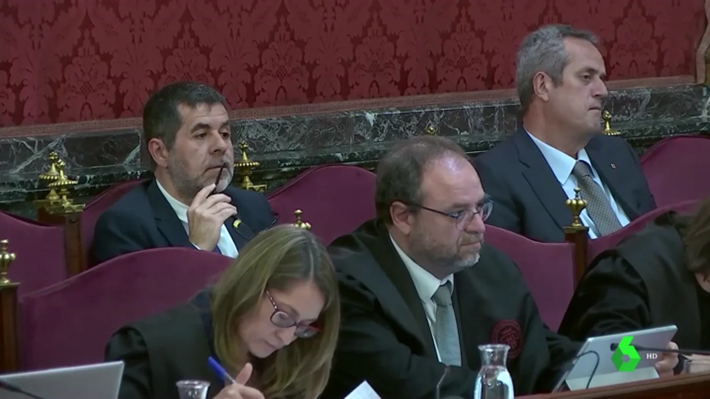 Un mosso en el juicio del 'procés': "Jordi Sànchez fue prepotente. Me dijo que sacase a la 'BRIMO' o llamaba al president" Un mosso en el juicio del 'procés': "Jordi Sànchez fue prepotente. Me dijo que sacase a la 'BRIMO' o llamaba al president"