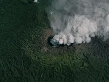 Volcán Dukono, Indonesia