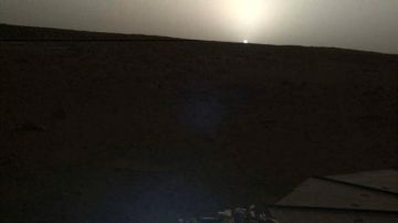 El atardecer de Marte, visto desde la sonda InSight de la NASA.