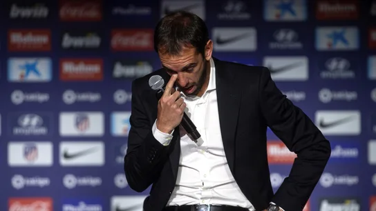 Diego Godín se emociona en la rueda de prensa de despedida del Atlético Diego Godín se emociona en la rueda de prensa de despedida del Atlético