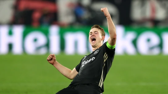 De Ligt celebrando el pase a semifinales de la Champions en Turín De Ligt celebrando el pase a semifinales de la Champions en Turín