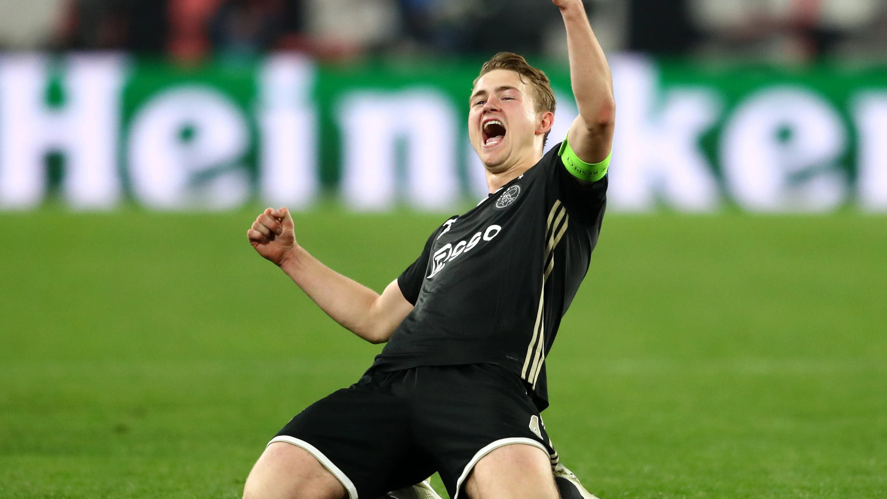 De Ligt celebrando el pase a semifinales de la Champions en Turín