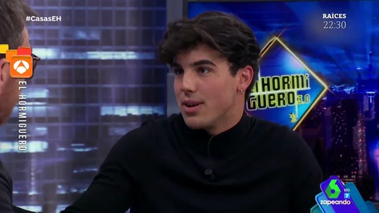 Óscar Casas confiesa que sufre varios tocs: "Hay veces que veo una lata en el suelo y tengo que volver para tocarla" Óscar Casas confiesa que sufre varios tocs: "Hay veces que veo una lata en el suelo y tengo que volver para tocarla"