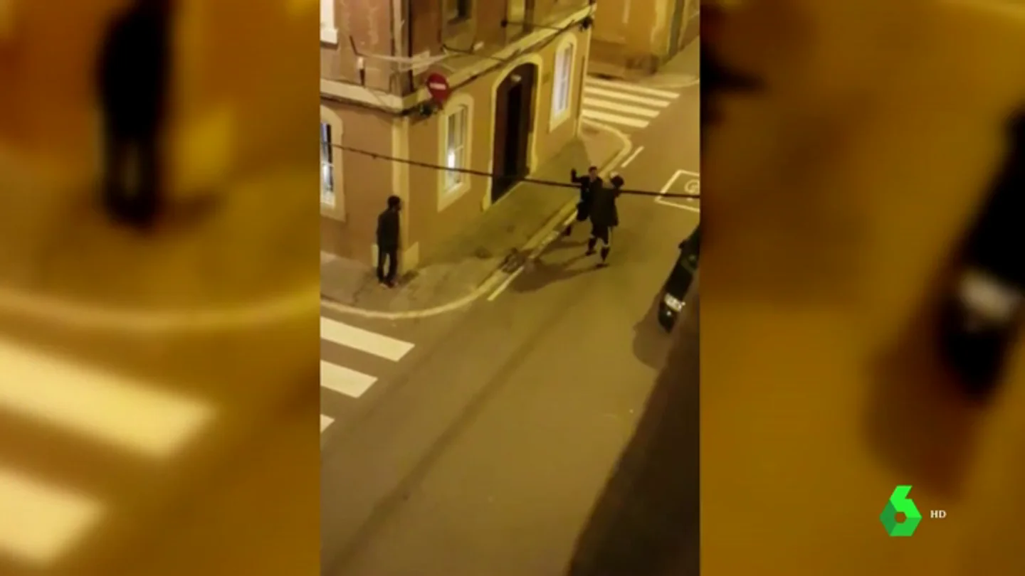 Los vecinos de Barcelona graban numerosas peleas callejeras para denunciar la falta de seguridad Los vecinos de Barcelona graban numerosas peleas callejeras para denunciar la falta de seguridad