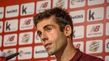 Markel Susaeta, en rueda de prensa en Lezama