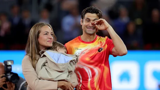 David Ferrer, acompañado por su mujer en su despedida del tenis profesional David Ferrer, acompañado por su mujer en su despedida del tenis profesional