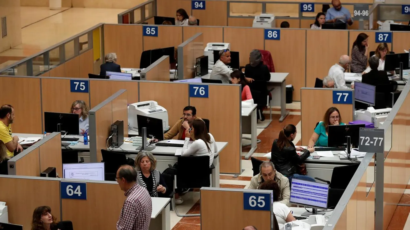 Imagen de archivo de una oficina de la Agencia Tributaria. Imagen de archivo de una oficina de la Agencia Tributaria.