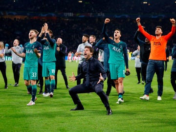 Pochettino, muy efusivo celebrando el pase del Tottenham a la final de la Champions Pochettino, muy efusivo celebrando el pase del Tottenham a la final de la Champions