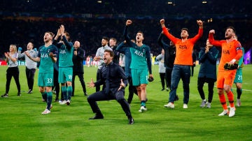 Pochettino, muy efusivo celebrando el pase del Tottenham a la final de la Champions