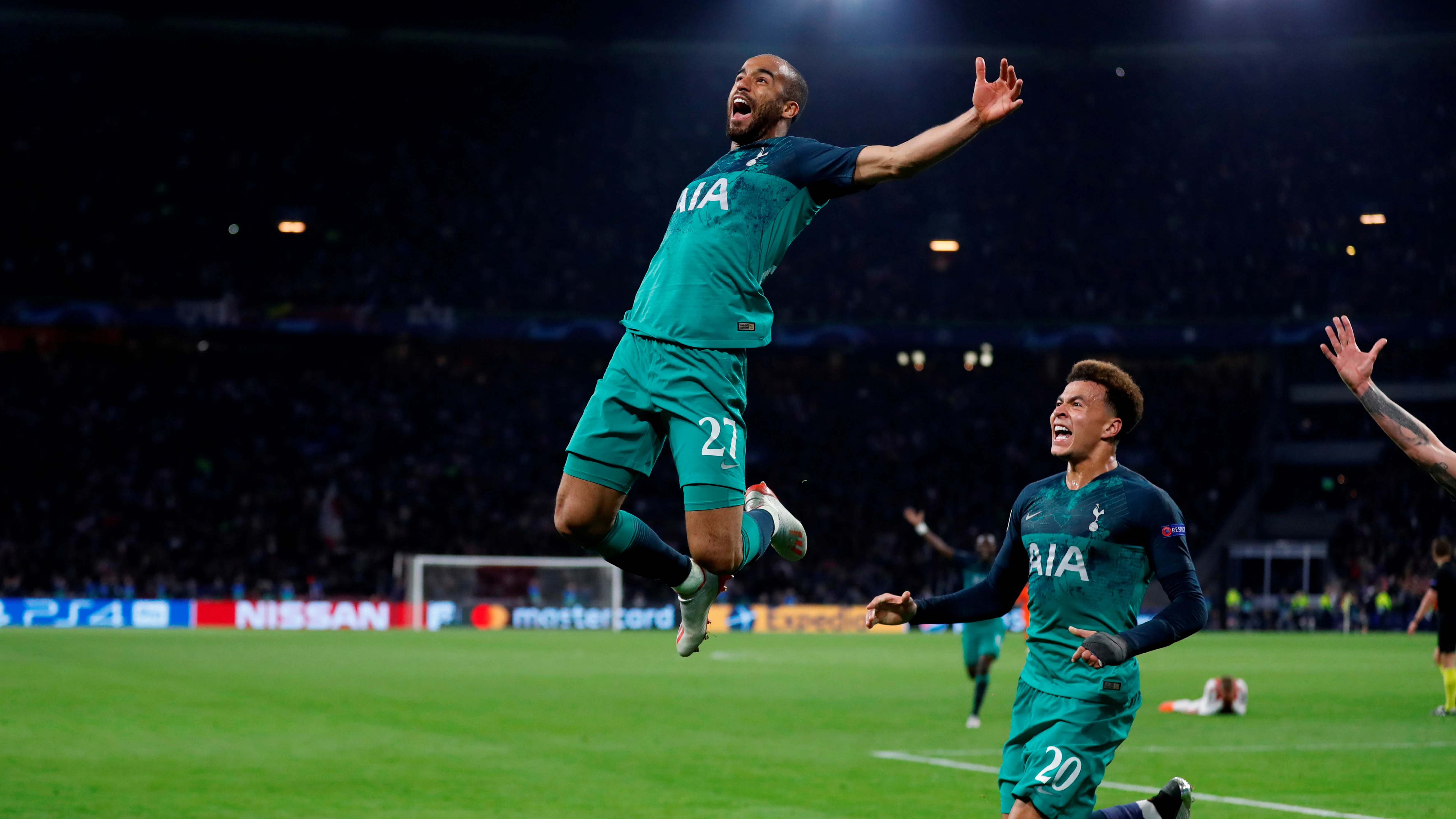 Lucas Moura celebra su histórico gol contra el Ajax