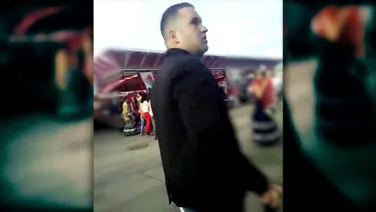 Graban a 'El Prenda' de 'La Manada' en la Feria de Sevilla Graban a 'El Prenda' de 'La Manada' en la Feria de Sevilla