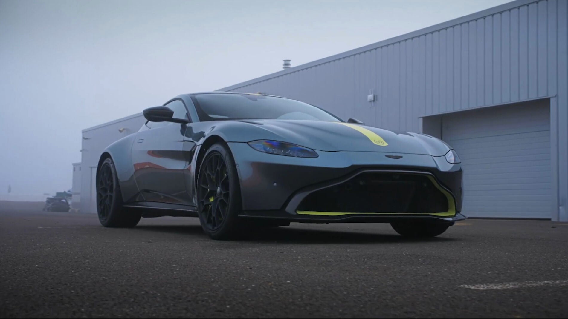 Aston Martin Vantage AMR