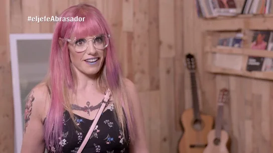 El radical cambio de look de 'La Jefa infiltrada' provoca el caos en su familia: "¡Qué han hecho con mi niña!" El radical cambio de look de 'La Jefa infiltrada' provoca el caos en su familia: "¡Qué han hecho con mi niña!"