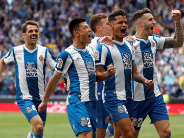 Los futbolistas del Espanyol, eufóricos con el gol en el RCDE Stadium Los futbolistas del Espanyol, eufóricos con el gol en el RCDE Stadium