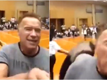 Brutal patada a Arnold Schwarzenegger en un acto en Sudáfrica Brutal patada a Arnold Schwarzenegger en un acto en Sudáfrica