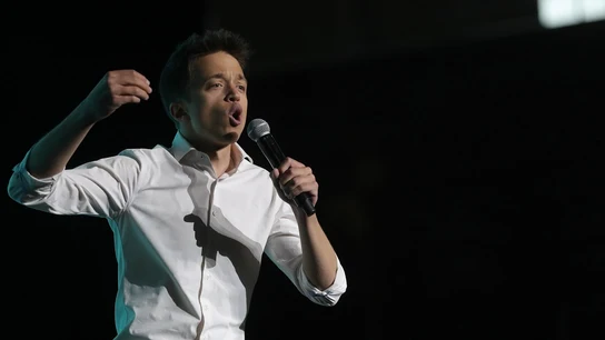 El candidato de Más Madrid a la Comunidad de Madrid, Íñigo Errejón, durante su intervención en un acto electoral en el Madrid Arena El candidato de Más Madrid a la Comunidad de Madrid, Íñigo Errejón, durante su intervención en un acto electoral en el Madrid Arena