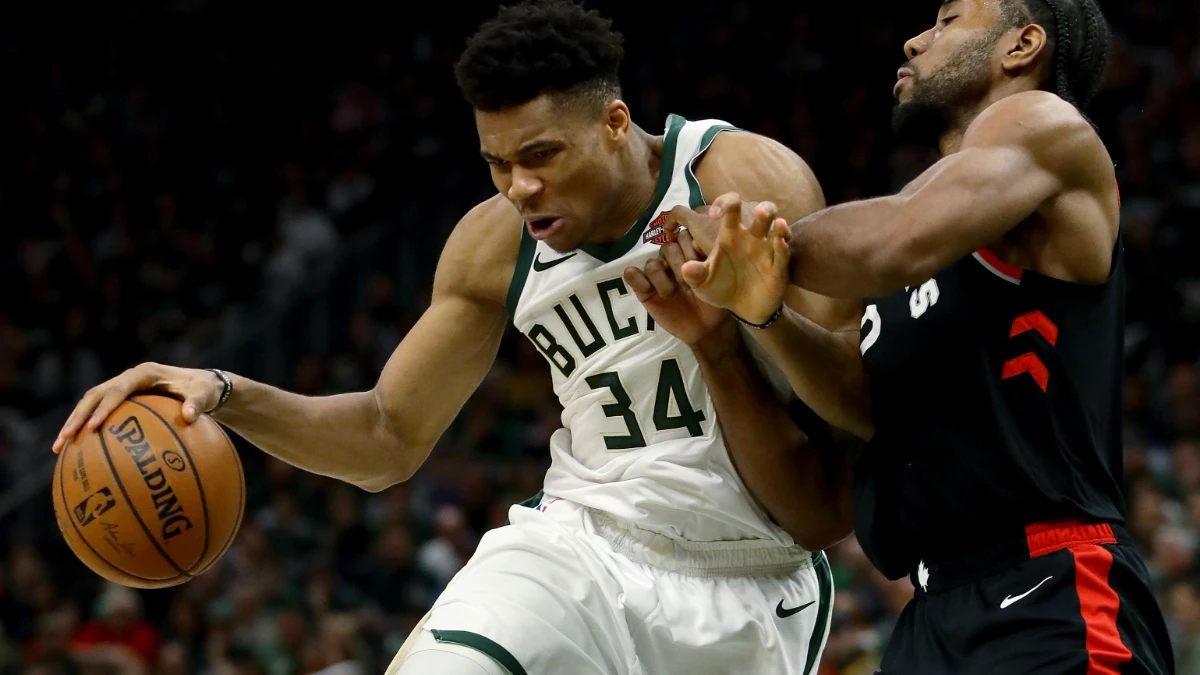 Antetokounmpo, ante Leonard