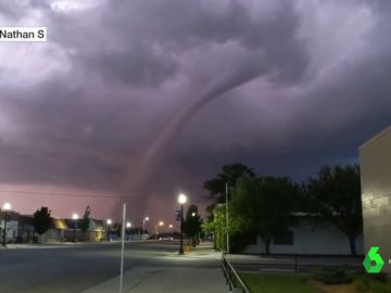 Imagen de un tornado en Kansas Imagen de un tornado en Kansas