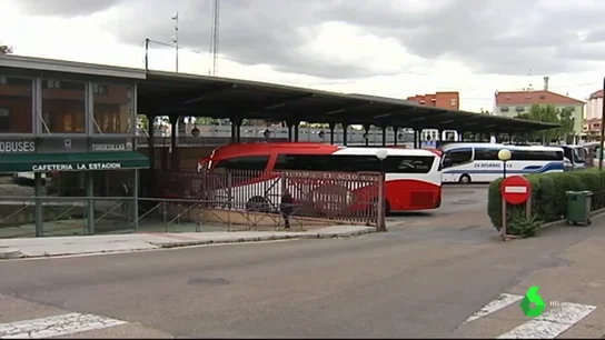 Una joven de 15 años logra escapar tras ser secuestrada 15 meses y obligada a tener relaciones con otro menor con el que tuvo un hijo Una joven de 15 años logra escapar tras ser secuestrada 15 meses y obligada a tener relaciones con otro menor con el que tuvo un hijo