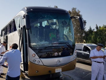 Imagen del autobús dañado por la explosión Imagen del autobús dañado por la explosión