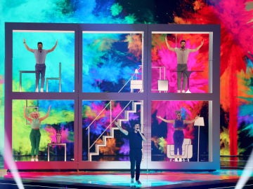 Miki durante su actuación en Eurovisión con 'La venda' Miki durante su actuación en Eurovisión con 'La venda'