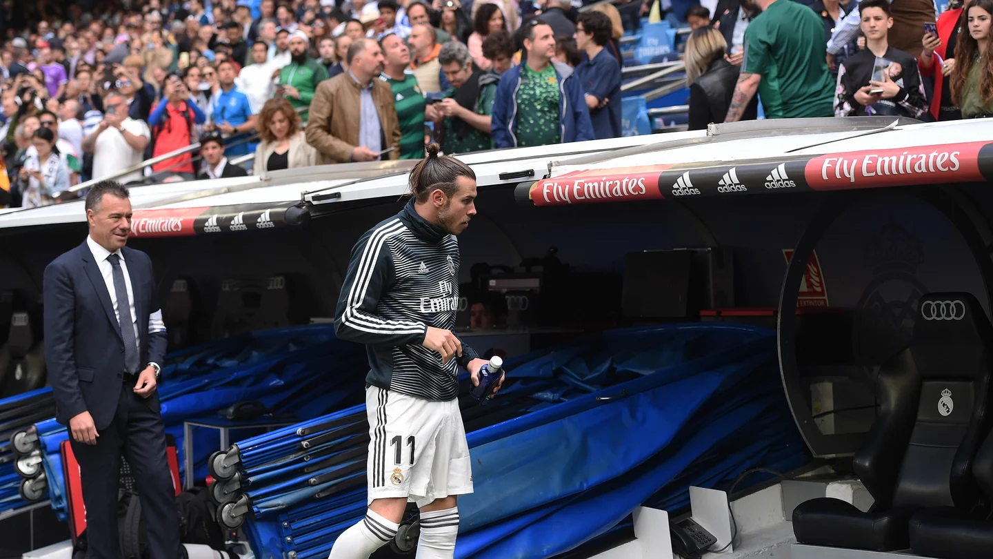 Gareth Bale se dirige al banquillo en el Santiago Bernabéu Gareth Bale se dirige al banquillo en el Santiago Bernabéu