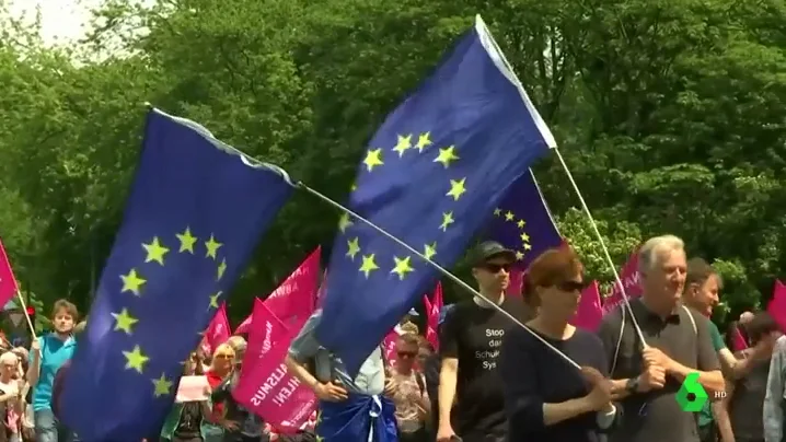 Alemania se manifiesta a favor de la Unión Europea y contra el auge de la ultraderecha