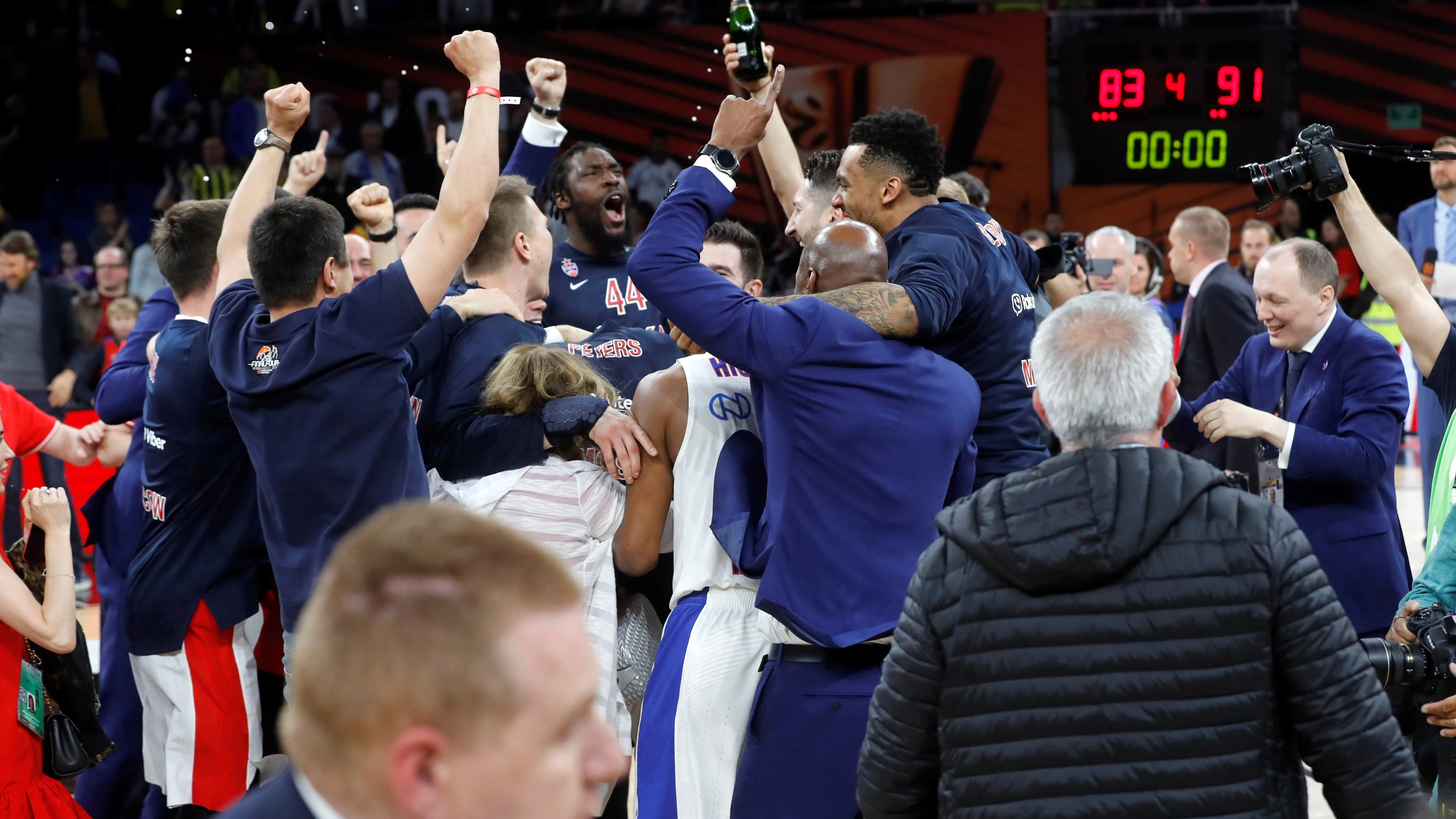 Los jugadores del CSKA celebran la Euroliga