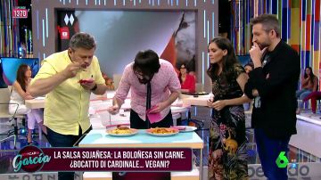 Miki Nadal y Quique Peinado prueban la salsa 'sojañesa'