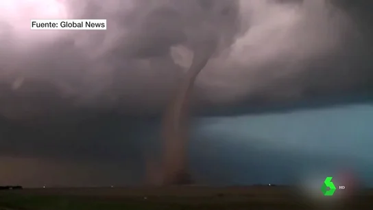 Esto es lo que ocurre en el interior de un tornado en plena oleada Esto es lo que ocurre en el interior de un tornado en plena oleada