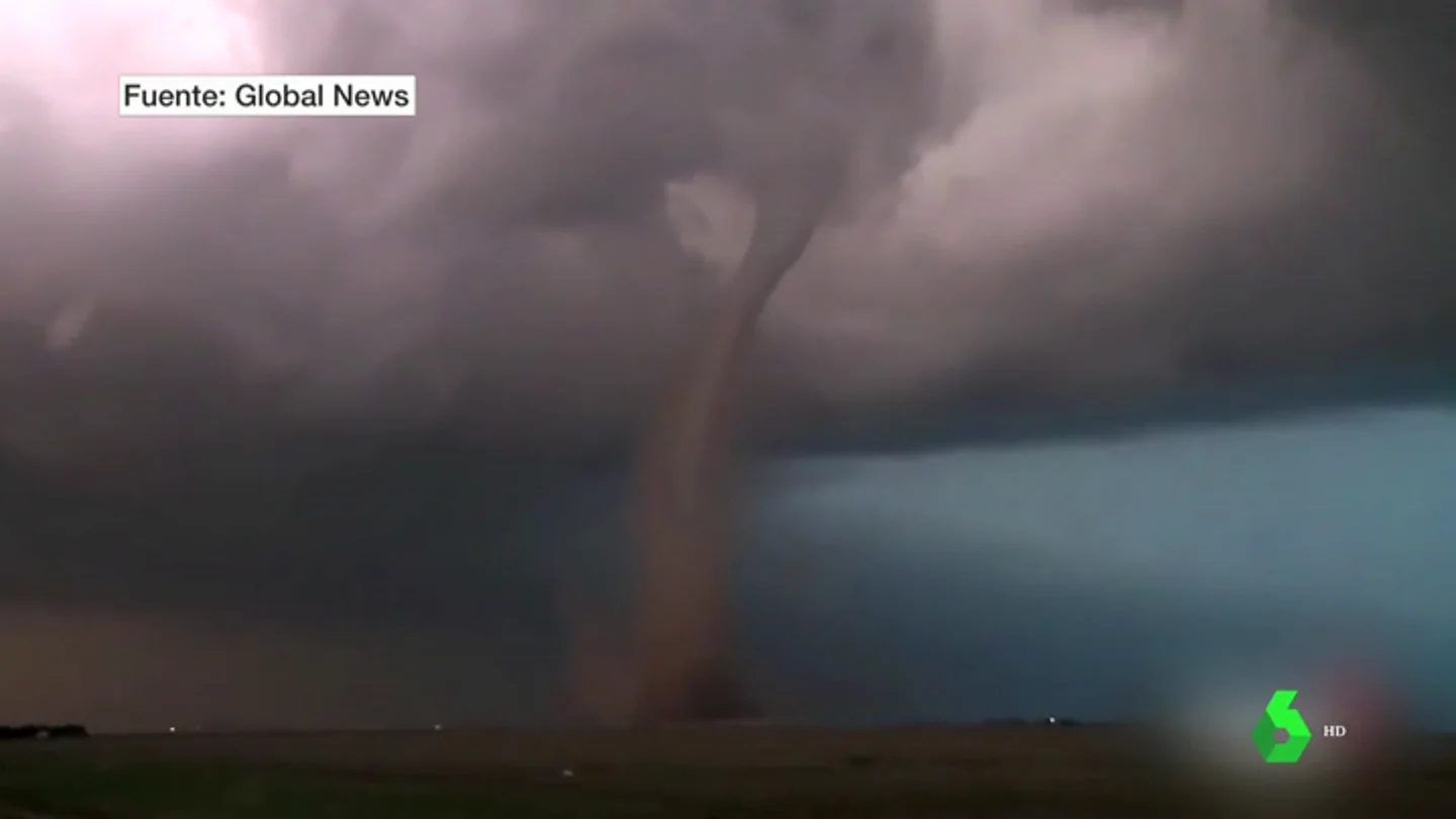 Esto es lo que ocurre en el interior de un tornado en plena oleada Esto es lo que ocurre en el interior de un tornado en plena oleada