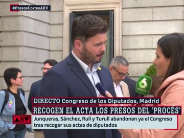 Gabriel Rufián, sobre el dispositivo policial por la presencia de los presos independentistas en el Congreso: "Parece que viene Pablo Escobar" Gabriel Rufián, sobre el dispositivo policial por la presencia de los presos independentistas en el Congreso: "Parece que viene Pablo Escobar"