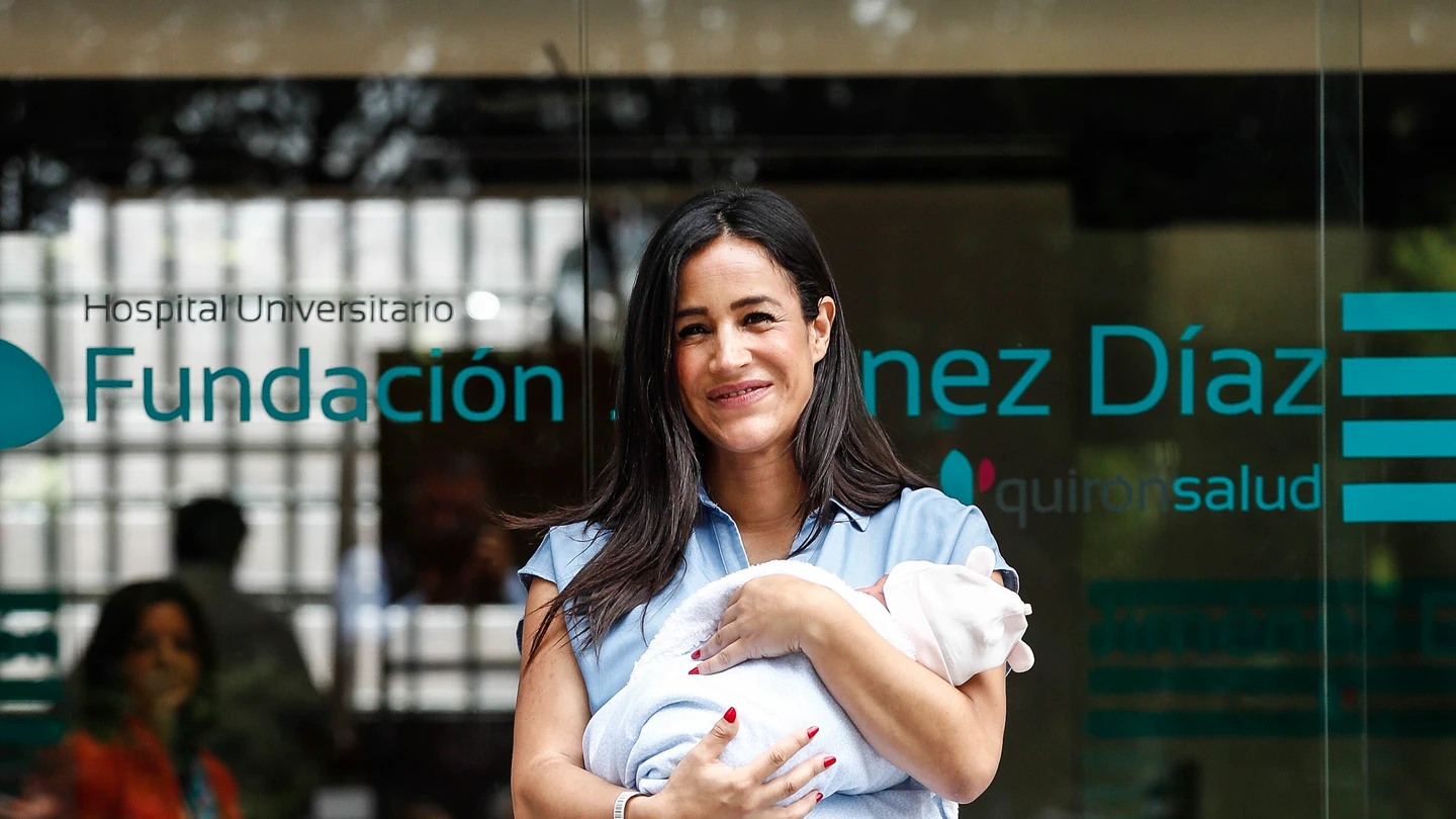 Begoña Villacís abandona el hospital con su hija La tercera hija para la política de Ciudadanos
