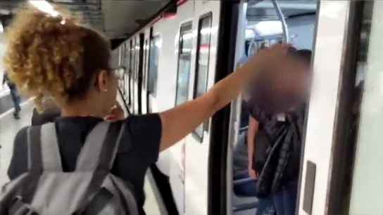 La 'cazacarteristas' de Barcelona vuelve a la carga La 'cazacarteristas' de Barcelona vuelve a la carga