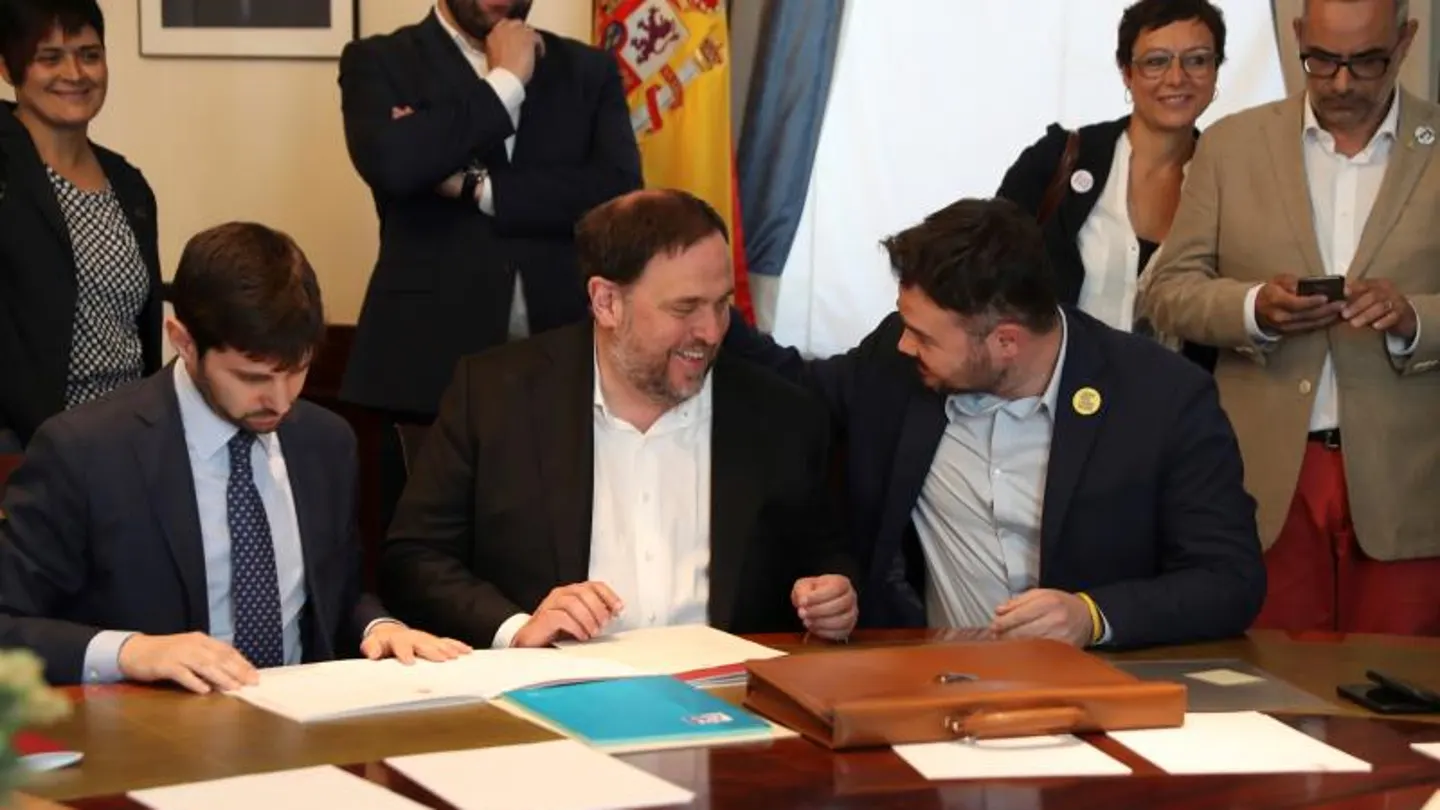 Oriol Junqueras, de ERC, conversa con Gabriel Rufián Oriol Junqueras, de ERC, conversa con Gabriel Rufián