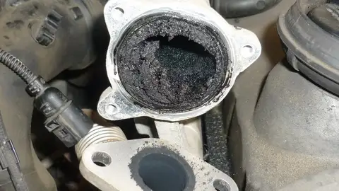 Carbonilla en motor diésel Carbonilla en motor diésel