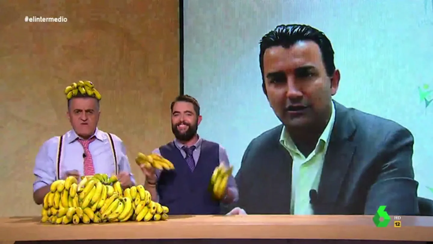 Los temazos de un candidato de Tenerife que ponen a bailar a Wyoming y Dani Mateo: "No sé si votarle o apuntarme a clases de zumba" Los temazos de un candidato de Tenerife que ponen a bailar a Wyoming y Dani Mateo: "No sé si votarle o apuntarme a clases de zumba"