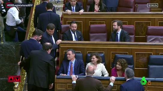 Santiago Abascal da la espalda a Oriol Junqueras y Gabriel Rufián en el hemiciclo Santiago Abascal da la espalda a Oriol Junqueras y Gabriel Rufián en el hemiciclo