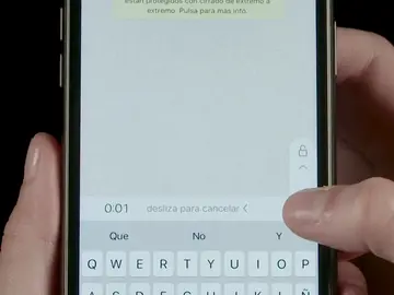 Cómo enviar audios de WhastApp sin mantener el dedo presionado Cómo enviar audios de WhastApp sin mantener el dedo presionado