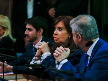 Juicio por supuesta corrupción contra la expresidenta de Argentina Cristina Fernández Juicio por supuesta corrupción contra la expresidenta de Argentina Cristina Fernández